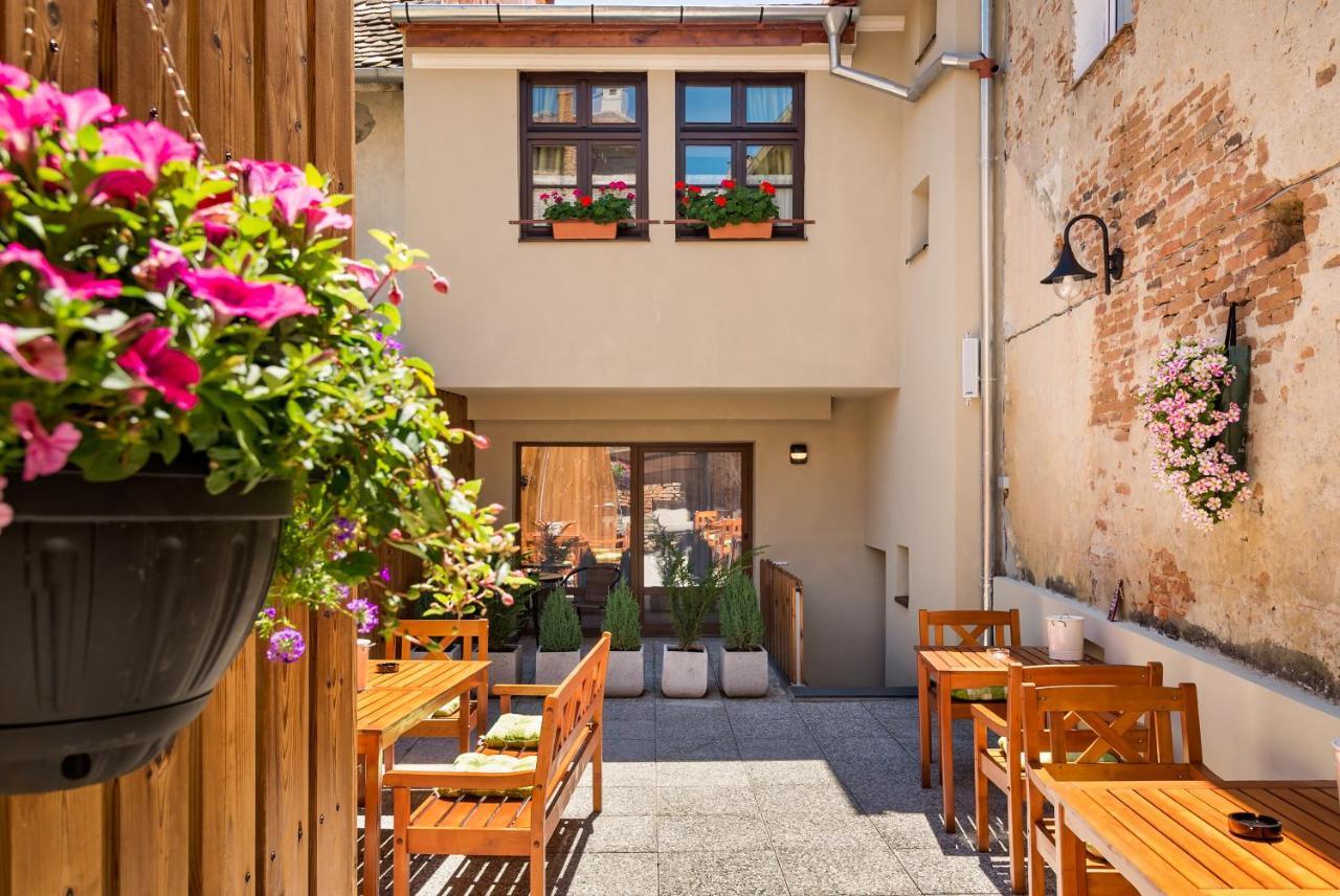 Aparthotel Blumenhaus Sibiu Exterior foto